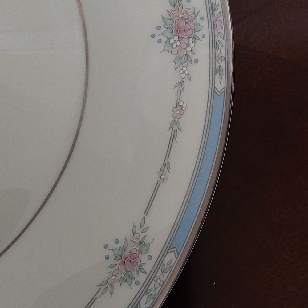 Royal Doulton Elegant Dinner Plate " Lisa " H5154 Set Of‎ Two (2) - Picture 5 of 7